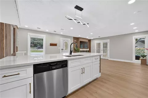 Kitchen - 3153 Shallowford Rd NE, Chamblee, GA 30341 photo 3 of 3