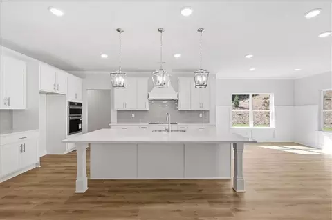 Kitchen - 2013 Seclusion Trl, Monroe, GA 30656 photo 2 of 7