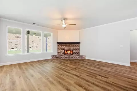 Living - 2013 Seclusion Trl, Monroe, GA 30656 photo 3 of 5