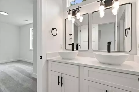 Bath - 66 Meadow Brook Rdg, Jasper, GA 30143 photo 7 of 8