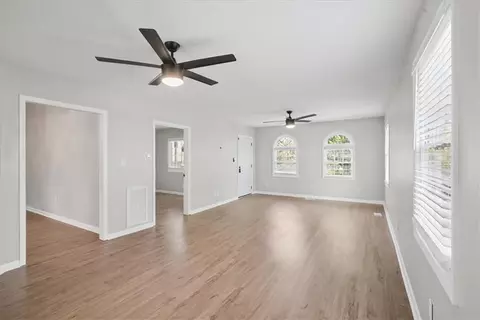 Living - 125 4th St, Rome, GA 30161 photo 6 of 7