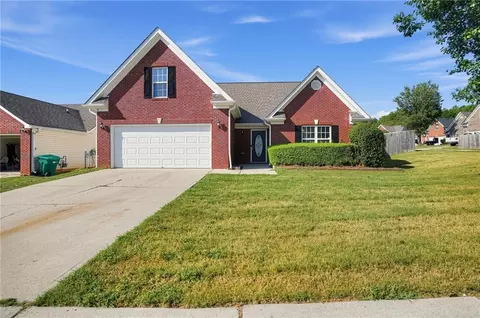 1512 Queen Elizabeth Dr, Locust Grove, GA 30248
