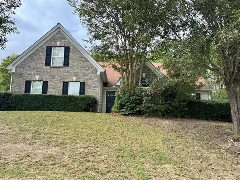 1431 Log Cabin Ln, Lawrenceville, GA 30045