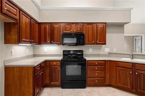 Kitchen - 2983 Oakside Cir, Milton, GA 30004 photo 3 of 4