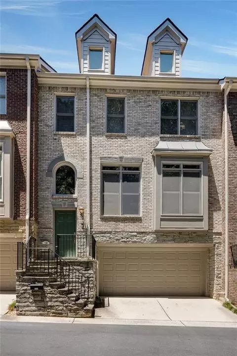 5561 Julian Pl, Atlanta, GA 30342