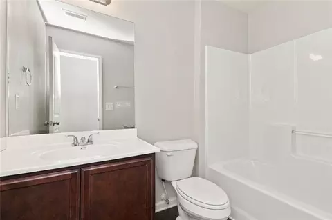Bath - 1535 Hydrangea Ln, Mcdonough, GA 30253 photo 3 of 4