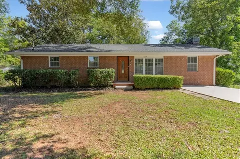 1118 Crestview Cir NE, Conyers, GA 30012