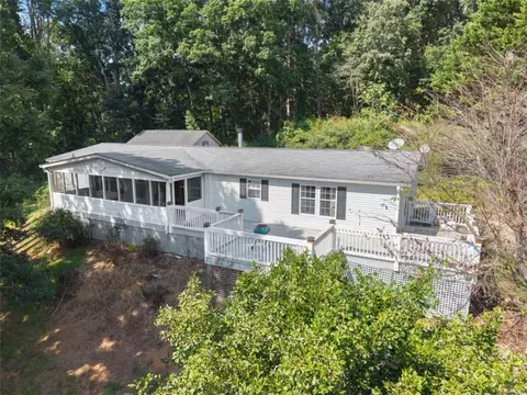 79 Meadow Ridge Ln, Murrayville, GA 30564