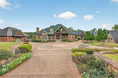 4984 Donald Dr, Loganville, GA 30052