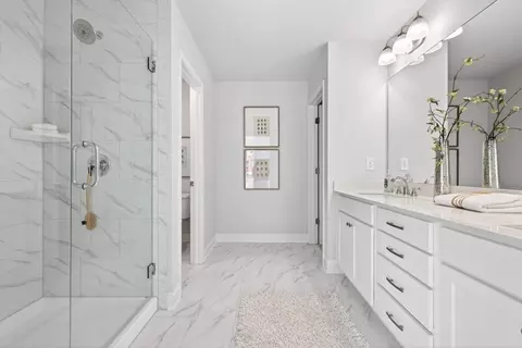 Bath - 1142 Bartlett Trce, Suwanee, GA 30024 photo 2 of 3
