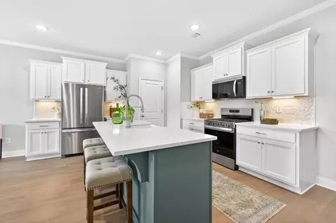 Kitchen - 1142 Bartlett Trce, Suwanee, GA 30024 photo 4 of 4