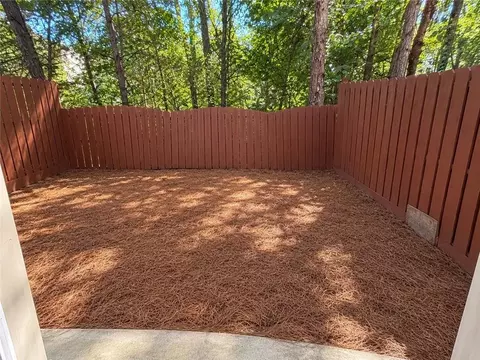 5358 Creekview Ln, Morrow, GA 30260 photo 9