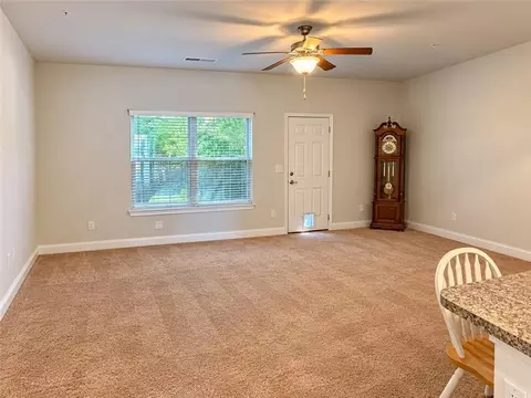 5358 Creekview Ln, Morrow, GA 30260 photo 4