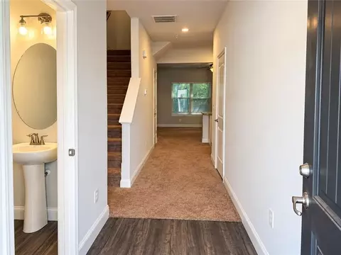 5358 Creekview Ln, Morrow, GA 30260 photo 2