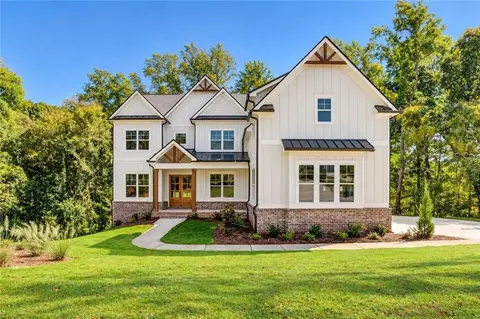 3983 Meadowland Dr, Jefferson, GA 30549