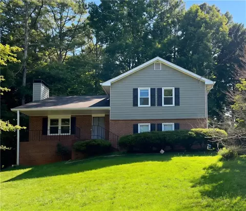 33 Chief Cir, Lawrenceville, GA 30043