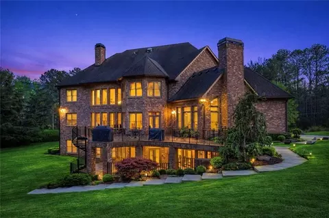 Exterior - 1310 Settles Rd, Suwanee, GA 30024 photo 9 of 9