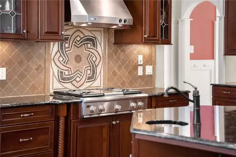 Kitchen - 1310 Settles Rd, Suwanee, GA 30024 photo 4 of 9