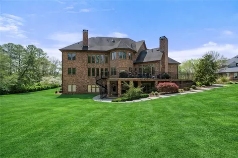 Exterior - 1310 Settles Rd, Suwanee, GA 30024 photo 6 of 9