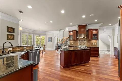 Kitchen - 1310 Settles Rd, Suwanee, GA 30024 photo 2 of 9