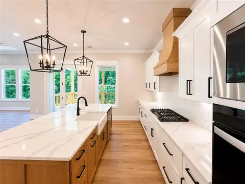 Kitchen - 70 Hidden Trl, Pendergrass, GA 30567 photo 5 of 11