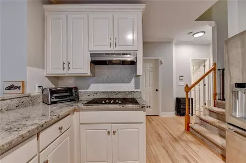 Kitchen - 740 Bentgrass Ct, Dacula, GA 30019 photo 7 of 9
