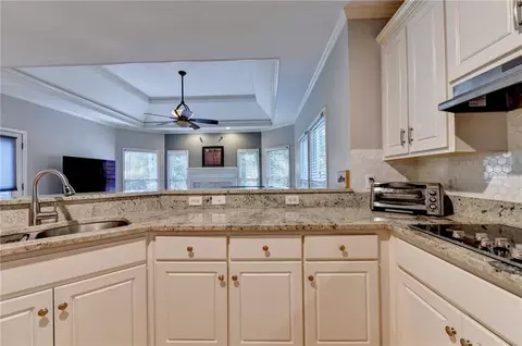 Kitchen - 740 Bentgrass Ct, Dacula, GA 30019 photo 4 of 9