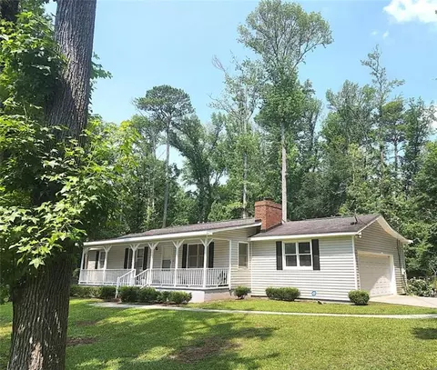 1129 Sandy Beach Dr, Macon, GA 31220
