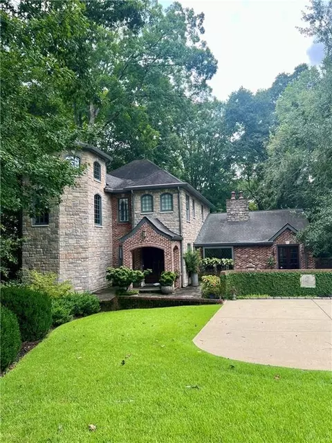 1488 Peachtree Battle Ave NW, Atlanta, GA 30327