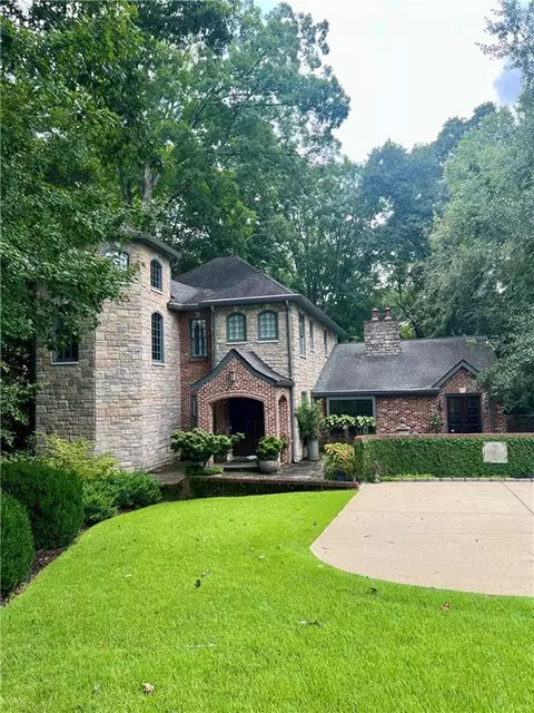1488 Peachtree Battle Ave NW, Atlanta, GA 30327