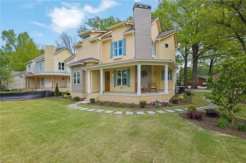Exterior - 5985 Spring St, Austell, GA 30168 photo 2 of 8