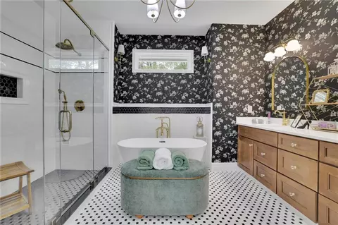 Bath - 5985 Spring St, Austell, GA 30168 photo 3 of 7