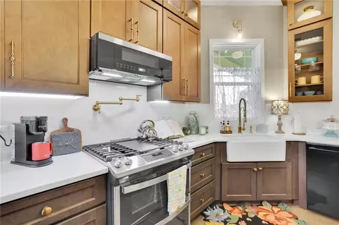 Kitchen - 5985 Spring St, Austell, GA 30168 photo 3 of 5