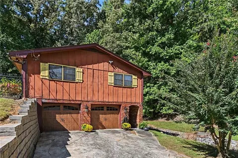 4565 Spring Valley Pkwy, College Park, GA 30349