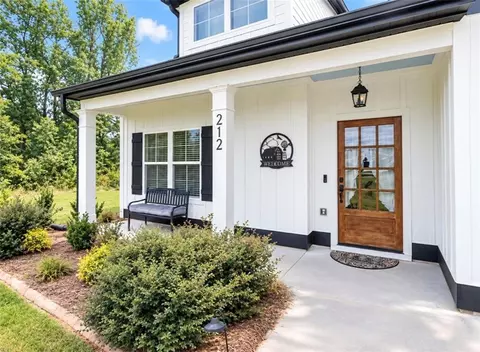 Exterior - 212 Live Oak Ln, Comer, GA 30629 photo 2 of 3