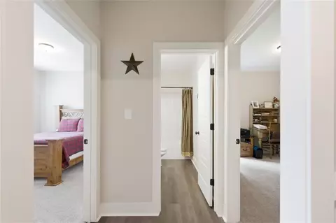 Entry Way - 212 Live Oak Ln, Comer, GA 30629 photo 2 of 5