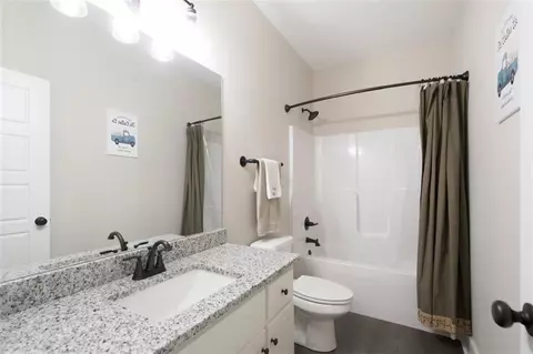 Bath - 212 Live Oak Ln, Comer, GA 30629 photo 1 of 3