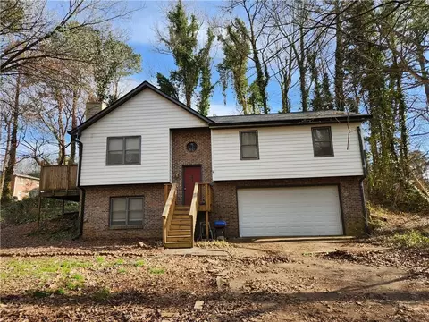 5472 Four Winds Dr SW, Lilburn, GA 30047