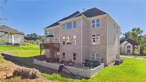 Exterior - 4604 Mossey Dr, Stonecrest, GA 30038 photo 7 of 9