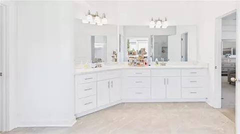 Bath - 4604 Mossey Dr, Stonecrest, GA 30038 photo 8 of 11