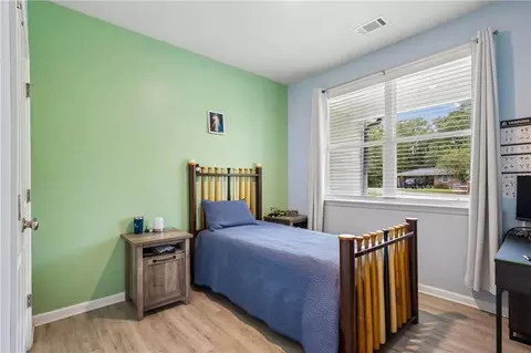 Bedroom - 865 Lakeshore Dr, Winder, GA 30680 photo 11 of 13