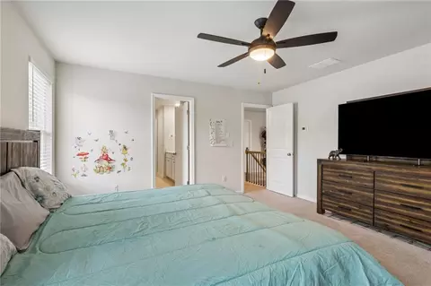 Bedroom - 865 Lakeshore Dr, Winder, GA 30680 photo 3 of 13