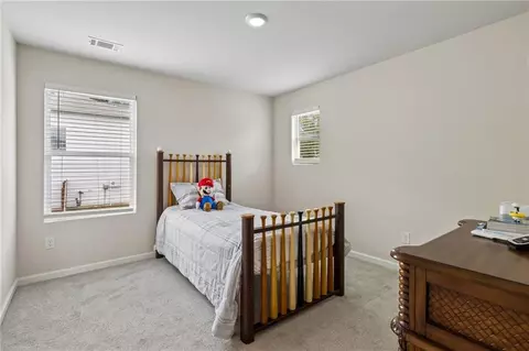 Bedroom - 865 Lakeshore Dr, Winder, GA 30680 photo 5 of 13