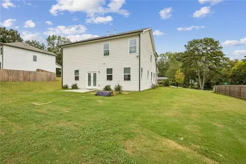 Exterior - 865 Lakeshore Dr, Winder, GA 30680 photo 2 of 4