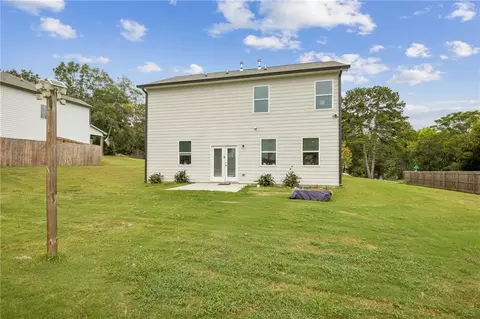 Exterior - 865 Lakeshore Dr, Winder, GA 30680 photo 3 of 4