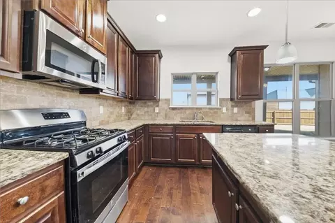 Kitchen - 12191 Centerra Dr, Hampton, GA 30228 photo 2 of 3