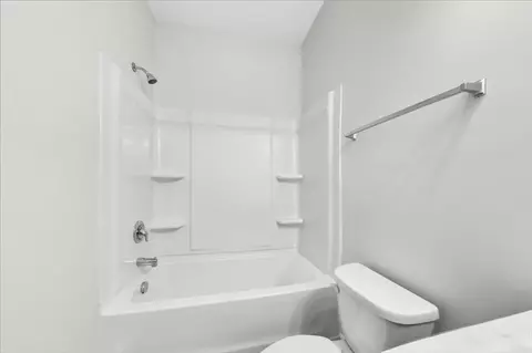 Bath - 12191 Centerra Dr, Hampton, GA 30228 photo 3 of 6