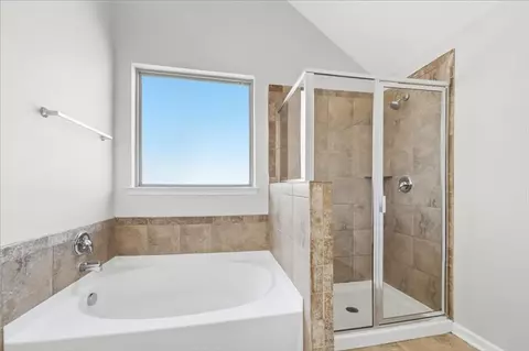 Bath - 12191 Centerra Dr, Hampton, GA 30228 photo 2 of 6