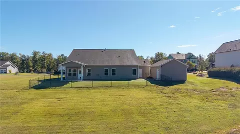 Exterior - 304 Benstone Dr NE, Calhoun, GA 30701 photo 7 of 8