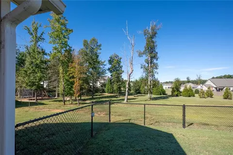 Exterior - 304 Benstone Dr NE, Calhoun, GA 30701 photo 4 of 8
